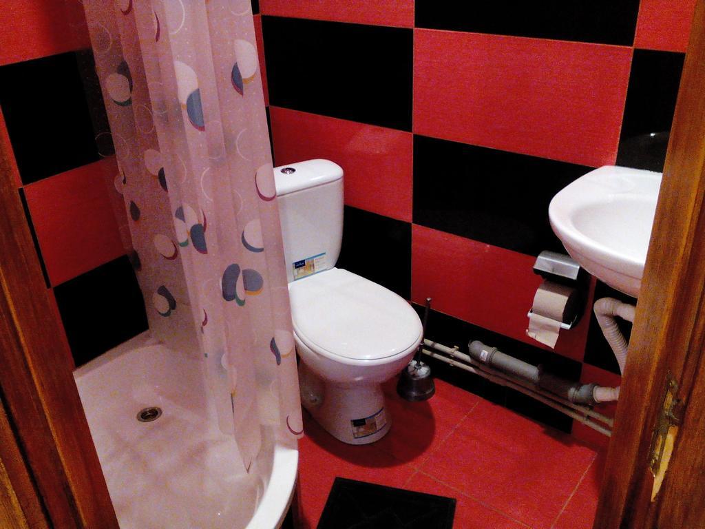 Hostel On Flotska Ivano-Frankivszk Kültér fotó