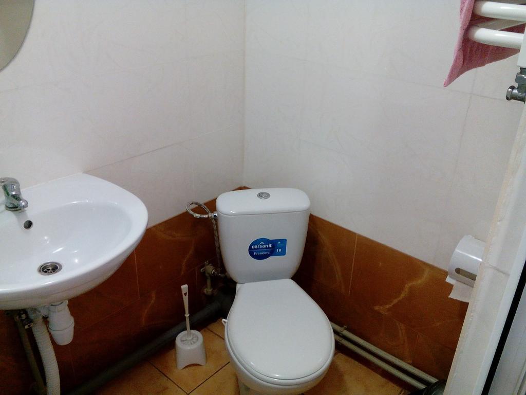 Hostel On Flotska Ivano-Frankivszk Kültér fotó