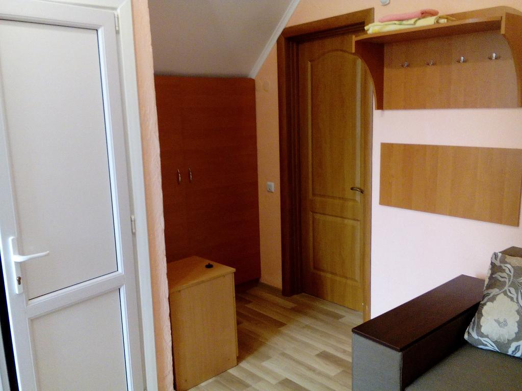 Hostel On Flotska Ivano-Frankivszk Kültér fotó
