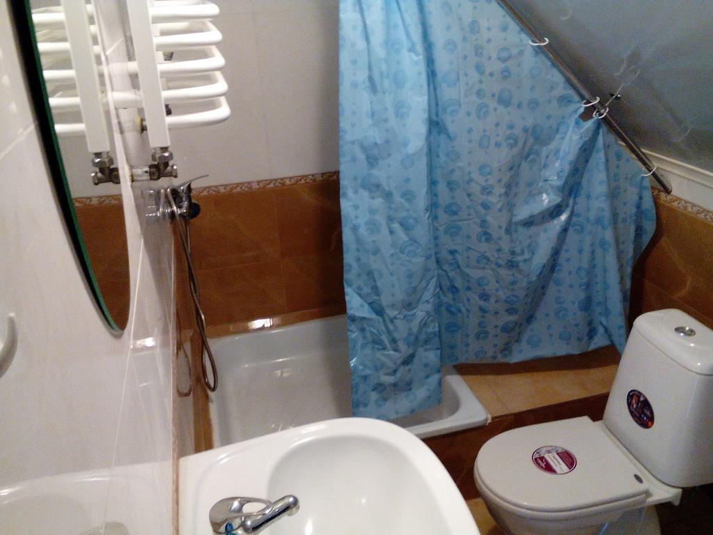 Hostel On Flotska Ivano-Frankivszk Kültér fotó